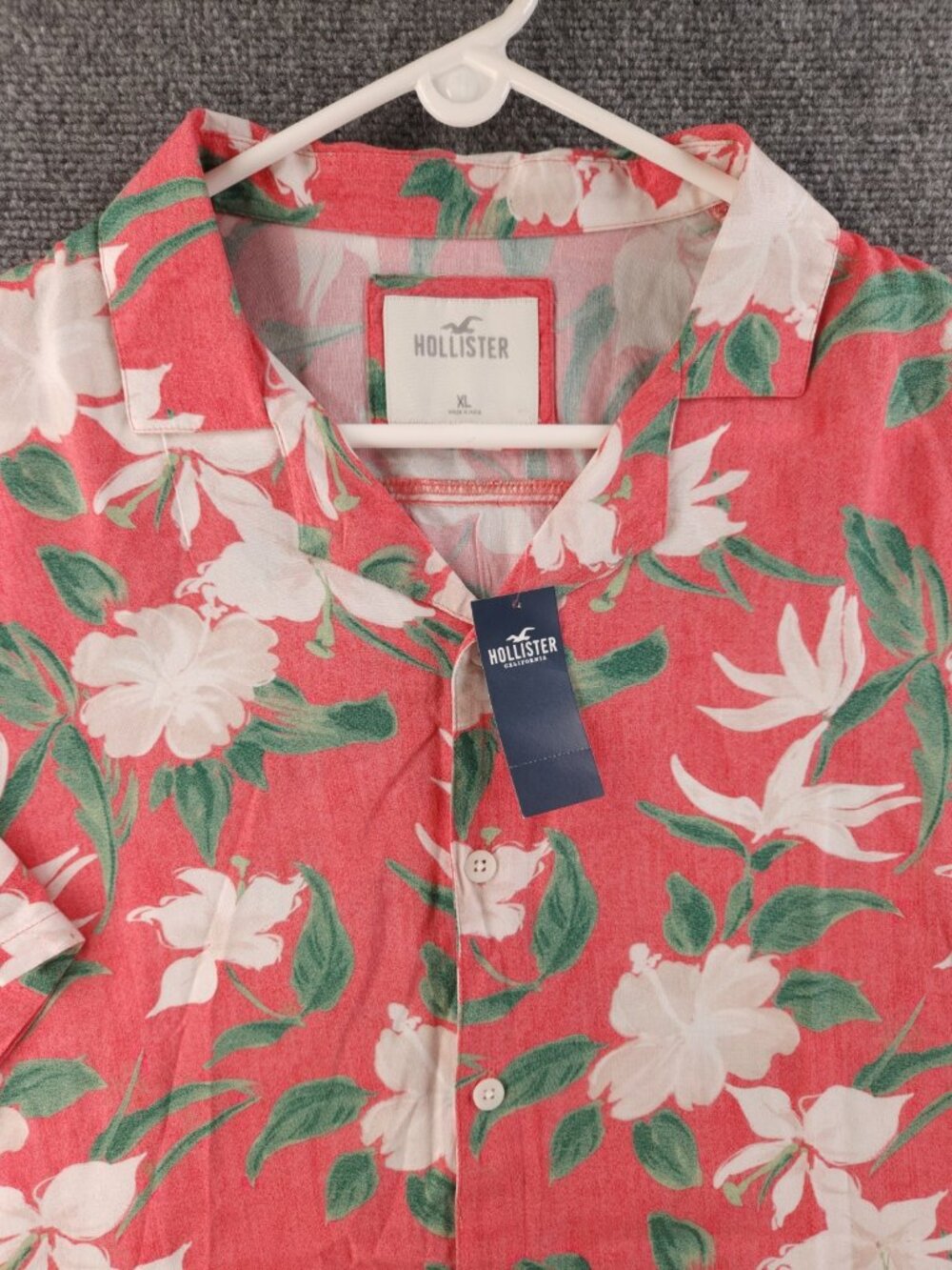 NWT Hollister XL Camp Shirt Short Sleeve Floral Hawaiian Red Summer 100% Viscose